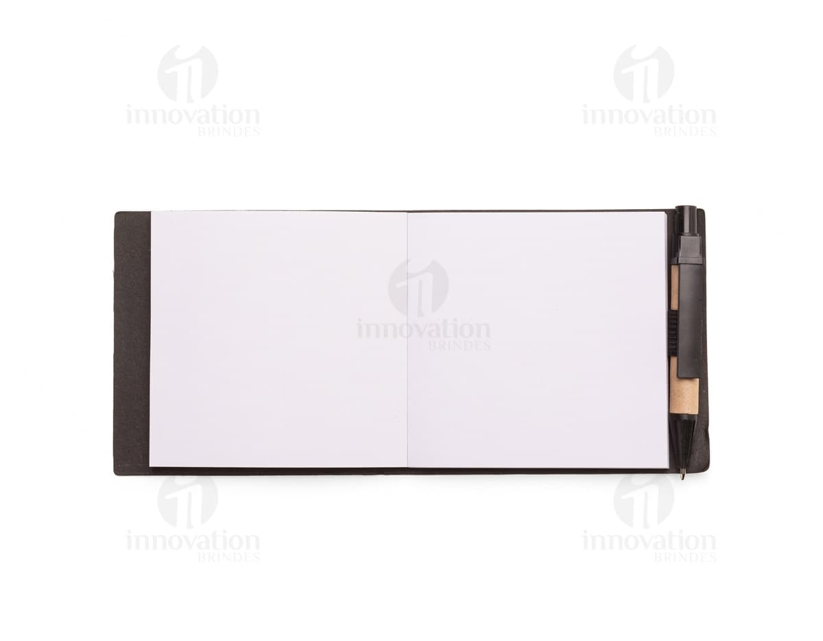 Bloco de anotações em couro para manter seu dia organizado e produtivo. Ideal para reuniões de negócios, estudos ou simplesmente para fazer suas anotações diárias. Mantenha-se sempre preparado e no controle com este elegante bloco de notas.