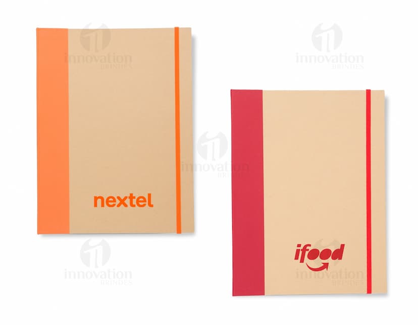 Bloco de anotação em papel reciclado, perfeito para deixar recados e lembretes. Ideal para uso no escritório ou em casa. Organize suas tarefas e mantenha-se sempre em dia. Não perca mais nenhuma informação importante! Aproveite a praticidade deste bloco de anotação.
