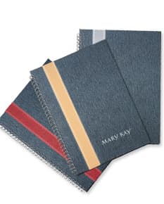 Caderno de negócios de luxo em couro, perfeito para quem busca sofisticação e elegância. Ideal para anotações empresariais e reuniões importantes. Aproveite a praticidade e o estilo deste item indispensável para o seu dia a dia. Adquira já o seu!