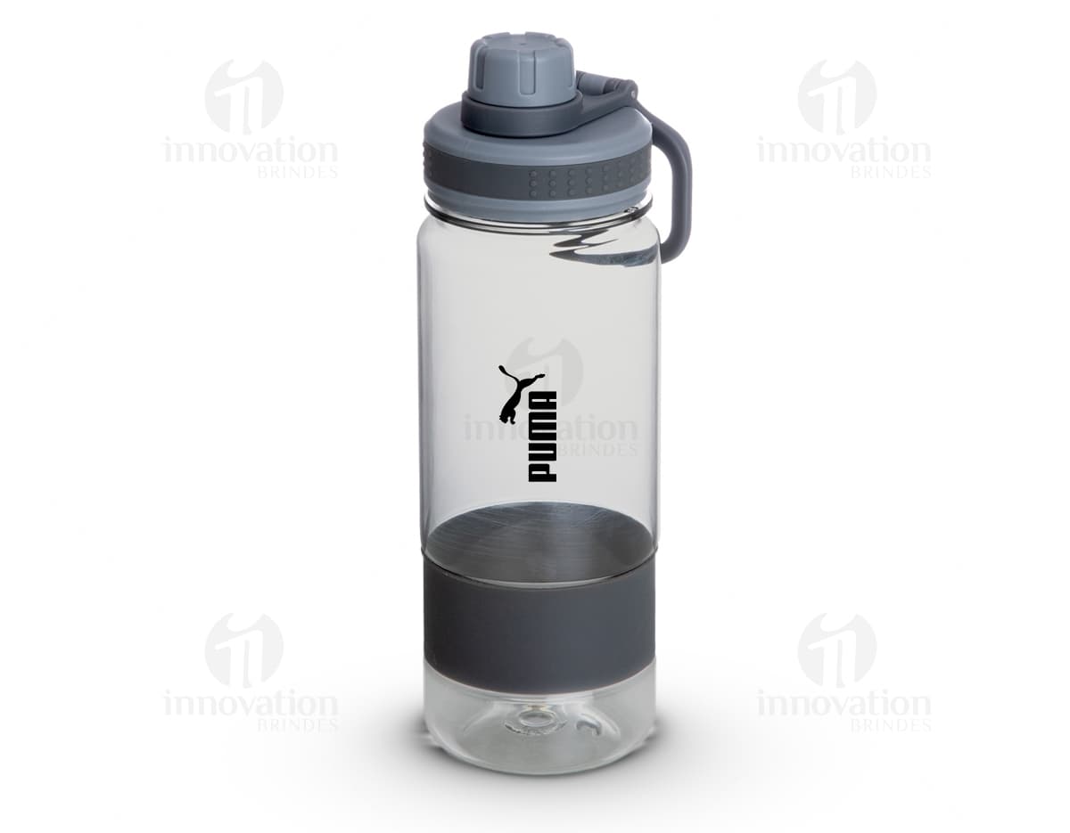 Squeeze plástico de 700 ml - Ideal para se manter hidratado ao longo do dia, este squeeze é prático e resistente. Feito de plástico de alta qualidade, oferece segurança ao armazenar líquidos. Perfeito para levar para a academia, para o trabalho ou durante viagens. Mantenha-se saudável e hidratado com este squeeze moderno e funcional.Não deixe de garantir o seu!