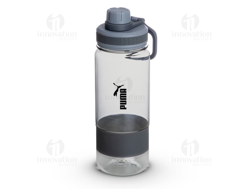 Squeeze plástico de 700 ml - Ideal para se manter hidratado ao longo do dia, este squeeze é prático e resistente. Feito de plástico de alta qualidade, oferece segurança ao armazenar líquidos. Perfeito para levar para a academia, para o trabalho ou durante viagens. Mantenha-se saudável e hidratado com este squeeze moderno e funcional.Não deixe de garantir o seu!