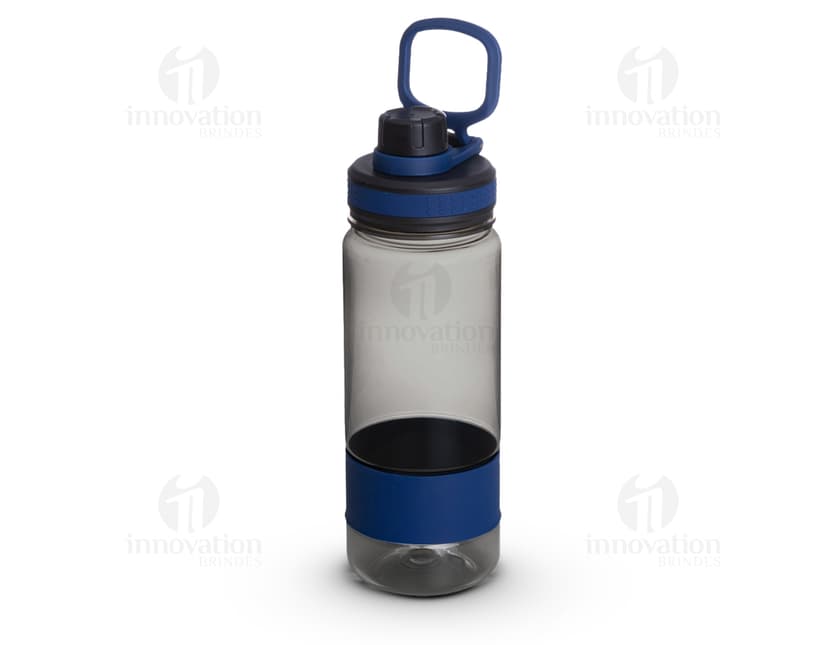 Squeeze plástico de 700ml: Mantenha-se hidratado onde quer que esteja com este prático squeeze de plástico. Ideal para levar sua bebida favorita para o trabalho, academia ou passeios ao ar livre. Feito com material resistente, possui tampa que garante a segurança do líquido. Perfeito para quem busca praticidade e estilo. Adquira já o seu squeeze plástico de 700ml e mantenha sua saúde em dia.