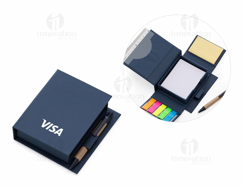 Bloco de anotações em couro com páginas em branco. Ideal para organizar suas ideias, estudos e documentos de forma elegante e prática. Perfeito para uso no trabalho, estudos ou até mesmo como um presente especial. Garanta o seu agora e esteja sempre preparado para registrar suas ideias e pensamentos. Nunca mais se esqueça de anotar aquela informação importante!