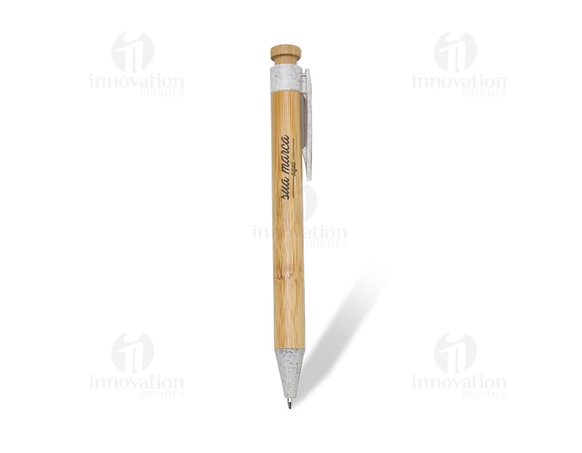 Caneta de bambu perfeita para escrita suave e confortável. Ideal para uso no escritório, na escola ou em casa. Feita de bambu ecológico, esta caneta é a escolha perfeita para quem valoriza a sustentabilidade. Adquira já a sua!