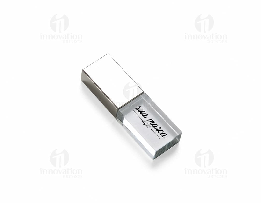 Pen drive de vidro 4GB - Tecnologia moderna e design elegante para armazenar com estilo. Ideal para negócios e comunicação segura de dados. Adquira já o seu!