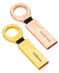 Pen drive de alumínio 32gb, a solução ideal para armazenar com segurança seus documentos e arquivos importantes. Este pen drive de alta qualidade e resistência é perfeito para seu desktop ou uso empresarial. Com design moderno e acabamento em aço, garante a proteção dos seus dados com praticidade. Aproveite a promoção e adquira já o seu!