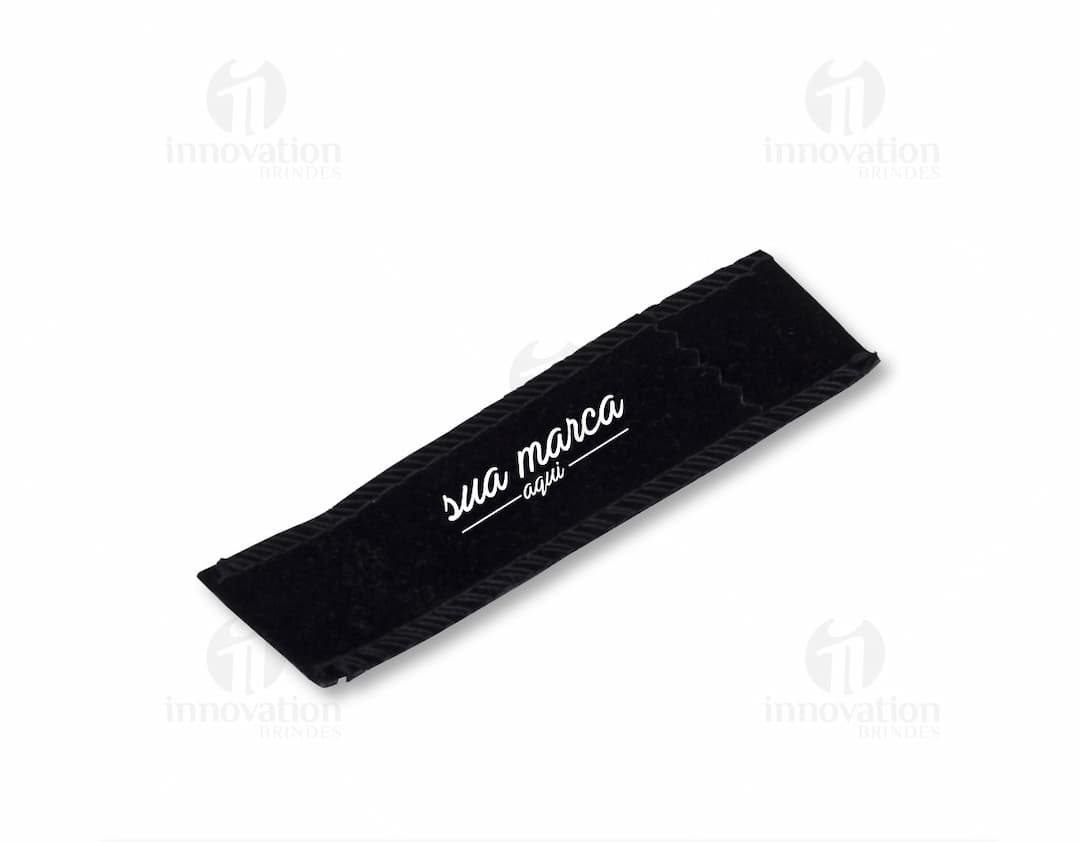 Veludo de luxo para mini caneta, perfeito para adicionar um toque de sofisticação ao seu escritório. Feito de material resistente e de alta qualidade, este acessório de escrita garantirá segurança e identidade ao seu ambiente de trabalho. Adquira já o seu e adicione um toque de design e elegância à sua papelaria. Ideal para presentear ou para uso individual. Compre agora e eleve o seu estilo no escritório!