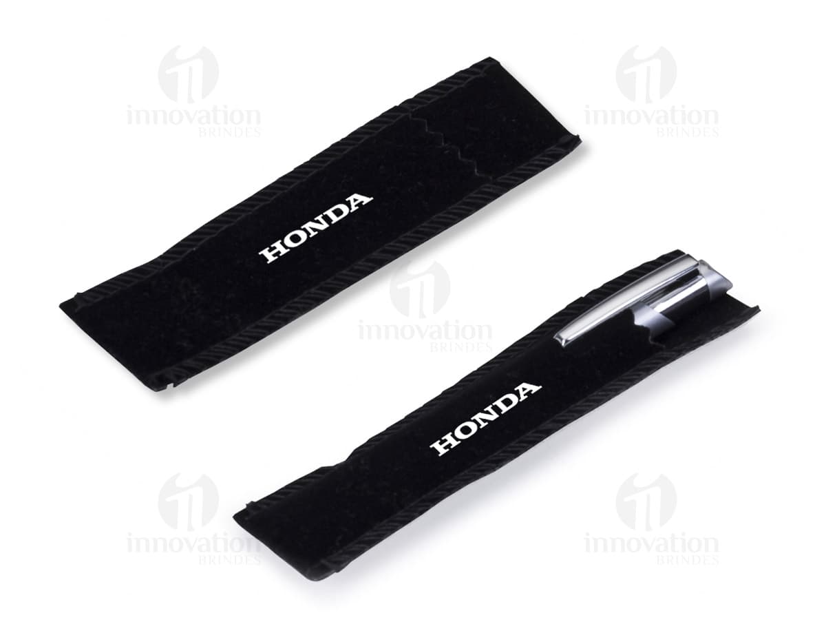 Mini caneta com veludo para adicionar um toque de luxo ao seu escritório. Ideal para identificar sua marca com estilo e elegância. Perfeito para presentear ou personalizar. Adquira já o seu!
