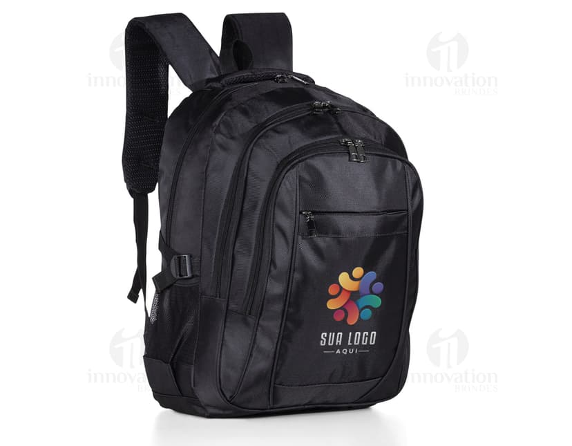 Mochila de couro preta moderna de alta qualidade para viagens e negócios. Com fecho de zíper e alças ajustáveis, é perfeita para armazenar seus objetos com elegância e estilo. Ideal para viagens, escola ou trabalho. Adquira já a sua!