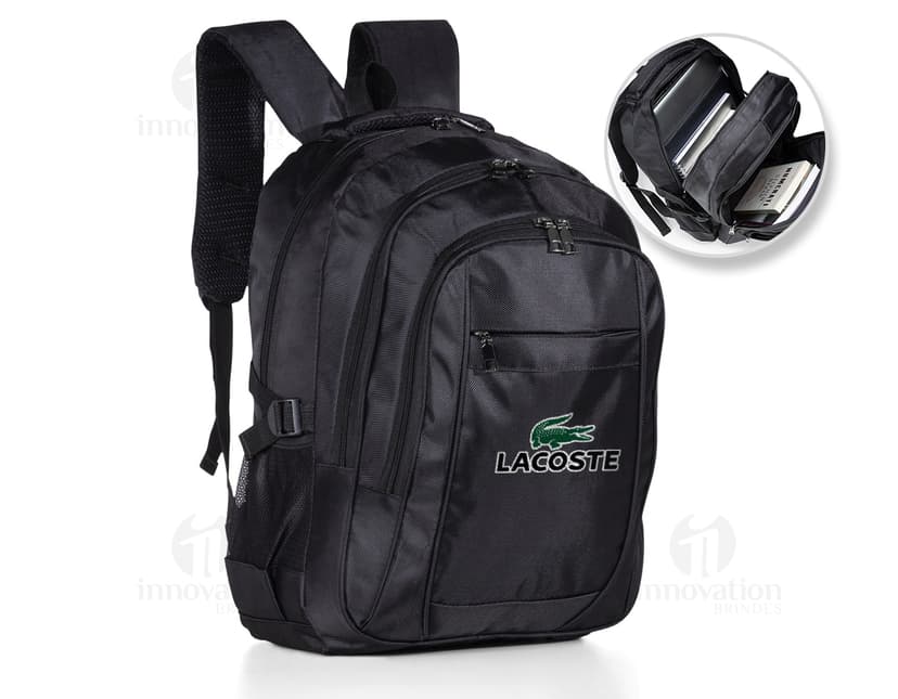 Mochila de couro preto elegante para viagens e negócios. Ideal para carregar seus pertences com estilo e praticidade. Feita com material de alta qualidade e compartimentos espaçosos. Adquira já a sua!