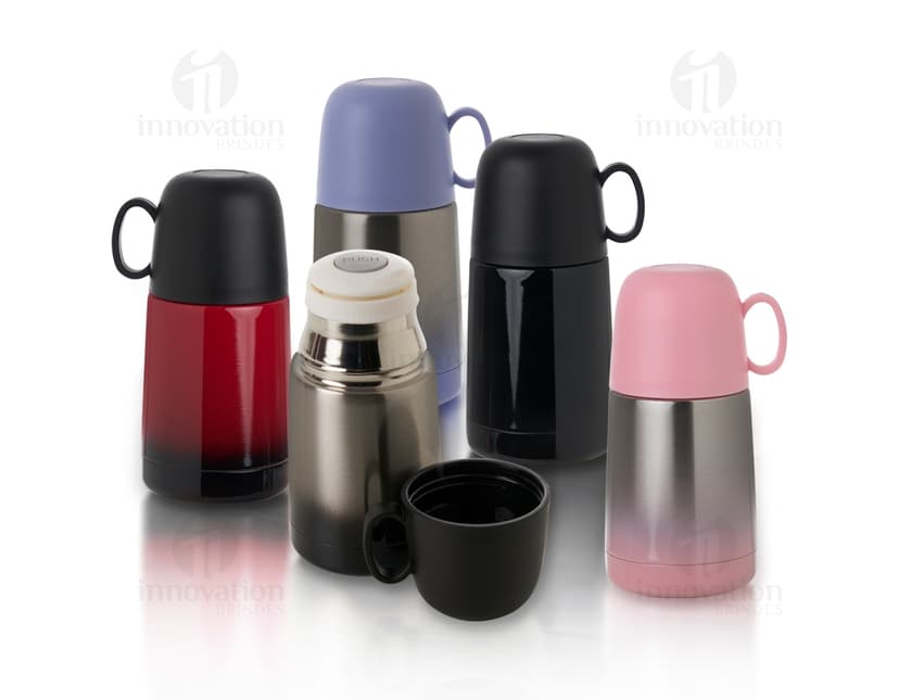Garrafa térmica 250ml: mantenha suas bebidas quentes ou frias por mais tempo! Ideal para viagens, trabalho ou academia. Design elegante e durável, perfeito para cuidar da sua saúde. Aproveite!