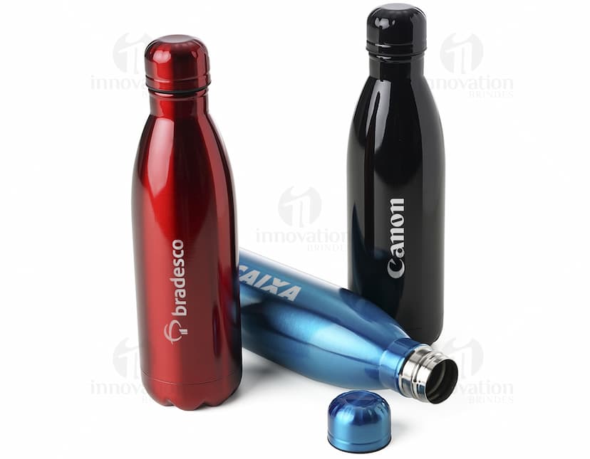 Garrafa Inox 750ml: Perfeita para manter suas bebidas frescas e protegidas. Feita de inox de alta qualidade, é ideal para levar para qualquer lugar. Seu design elegante e prático a torna indispensável no seu dia a dia. Aproveite a durabilidade e a praticidade dessa garrafa para se manter hidratado em todos os momentos. Ideal para viagens, prática esportiva ou uso diário. Adquira já a sua!