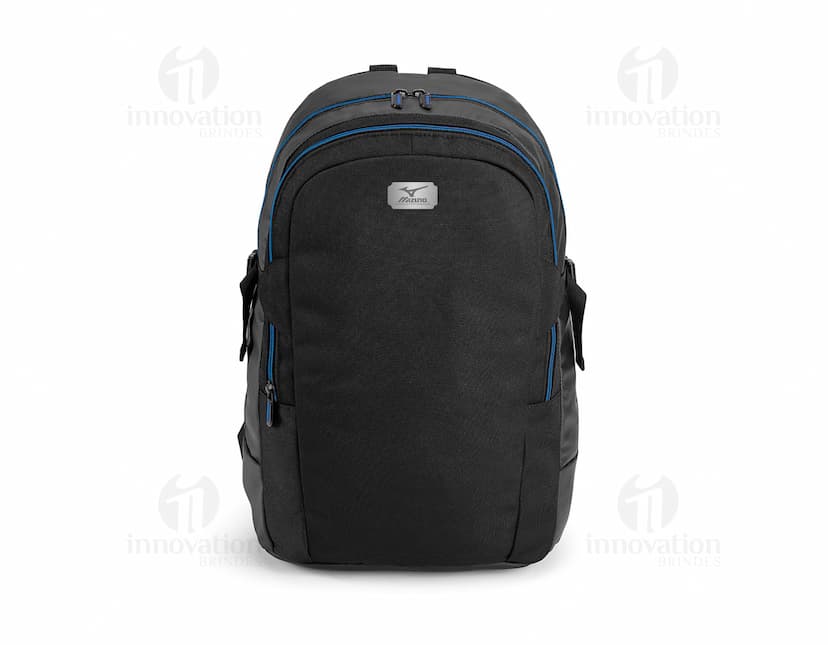 Mochila para notebook em couro sintético, ideal para viagens e passeios. Moderna, espaçosa e prática, com alça ajustável e compartimento acolchoado para proteger seu equipamento. Perfeita para quem busca estilo e segurança em sua jornada.