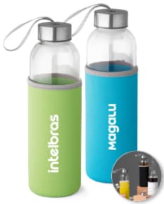 Frascos de vidro para brindes e lembranças personalizados. Garrafas de água, sucos e bebidas em geral. Ideal para restaurantes, bares, spas e eventos. Design moderno, saudável e sustentável. Perfeitos para promoção da saúde e bem-estar. Compre já seu squeeze de vidro e promova sua marca de forma ecológica!