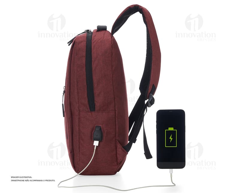 Mochila de couro retro para viagem com design fashion e elegante. Ideal para levar em viagens, seja para um passeio de barco ou em um voo para o exterior. Feita em couro de alta qualidade, conta com alça resistente e espaçoso compartimento. Leve agora a sua mochila para suas aventuras!