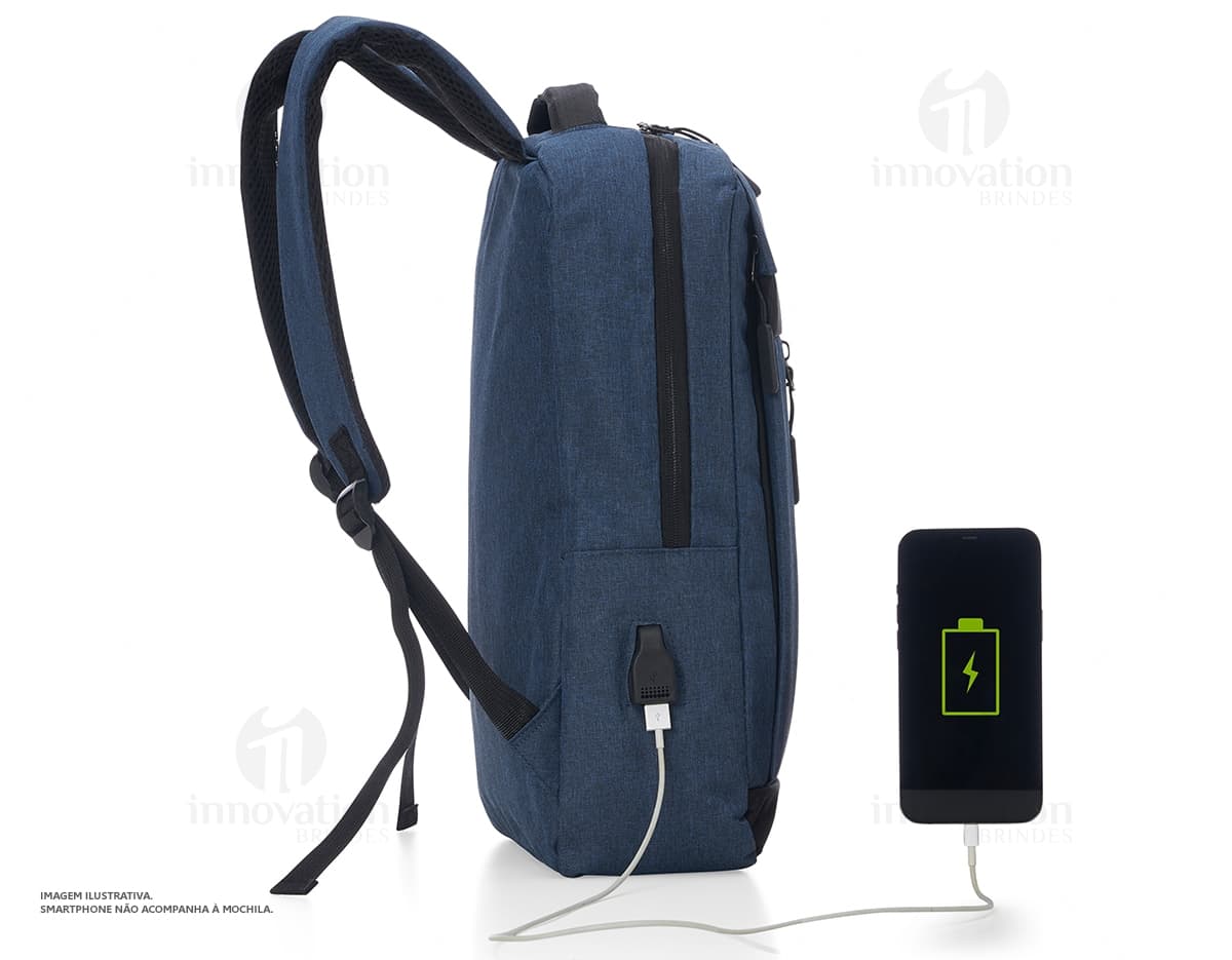 Mochila de viagem elegante e clássica em couro, perfeita para negócios e passeios. Fechamento com zíper, espaçosa e prática. Ideal para viagens a trabalho ou lazer. Adquira já a sua!