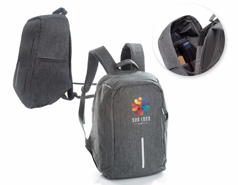 Mochila para notebook moderna e segura, perfeita para viagens e negócios. Feita em couro marrom com fecho de zíper, alças resistentes e compartimento acolchoado para proteger seu equipamento. Elegante, funcional e prática para o dia a dia. Garanta já a sua!