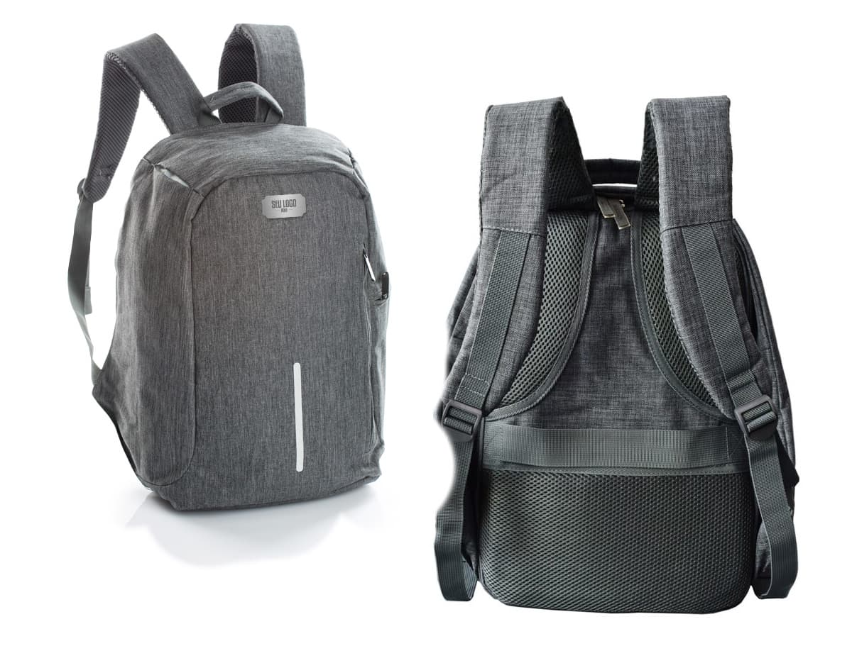 Mochila para Notebook em Couro Marrom: Perfeita para Viagens de Negócios. Com design moderno e seguro, essa mochila é ideal para transportar seu equipamento com estilo e praticidade. Aproveite a qualidade e sofisticação dessa peça chave para o seu dia a dia.