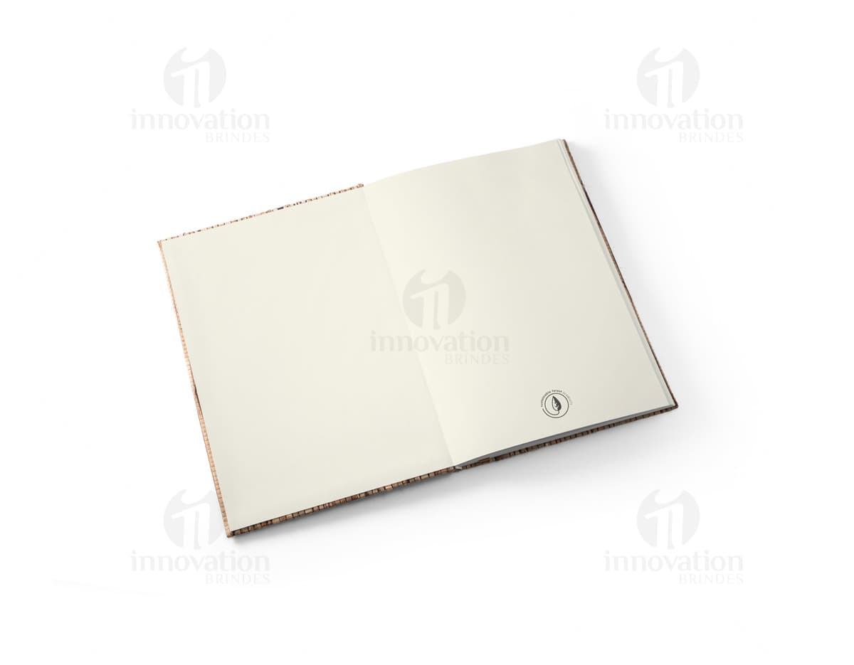 Bloco de anotações A5 de madeira antiga e papel de alta qualidade. Perfeito para registrar suas ideias e pensamentos. Ideal para negócios, estudos e muito mais. Adquira já o seu! Ideal para quem busca organização e praticidade no dia a dia. Aproveite!