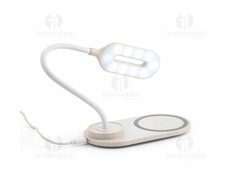 Luminária com carregador - Design moderno e tecnológico para iluminar e carregar seus dispositivos. Produto de alta qualidade, com acabamento metálico e reflexo brilhante. Perfeito para o escritório ou mesa de trabalho. Acesse já e adquira a sua!