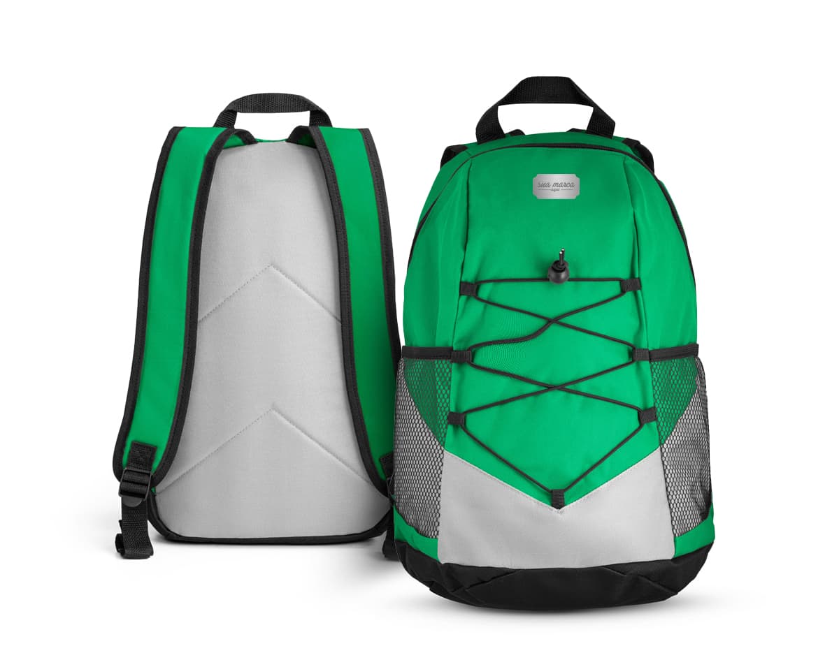 Mochila de couro isolada perfeita para o dia a dia. Fashion e elegante, com alça e zíper. Um acessório clássico e casual. A combinação perfeita de retro e moderno. Adquira já a sua!
