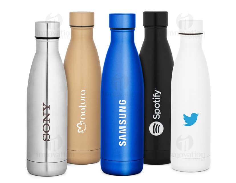 Garrafa térmica de 500 ml: mantenha suas bebidas frescas por mais tempo! Ideal para manter água, chá gelado ou sucos sempre na temperatura ideal. Design moderno, corpo transparente e tampa prática. Perfeito para uso em casa, no trabalho ou em viagens. Não perca a oportunidade de garantir a sua! Aproveite já.