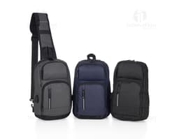 Mochila moderna em couro preto, perfeita para viagens e negócios. Com estilo e praticidade, ideal para guardar objetos