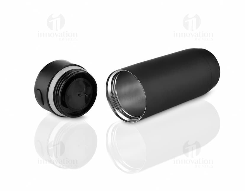 Cop 450ml de Alta Qualidade para Brindes Personalizados. Feito de plástico resistente e isolado, ideal para armazenar líquidos. Perfeito para uso único e reciclável, com capacidade de 450ml. Adquira já o seu!