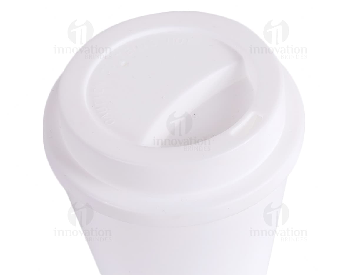 Kit de escritório 3 peças - Container, blank, isolated em plástico. Equipamentos de tecnologia para o seu negócio. Embalagem vazia para organização. Ideal para desktop, finanças e papelaria. Ilustração de alta qualidade. Adquira já o seu!