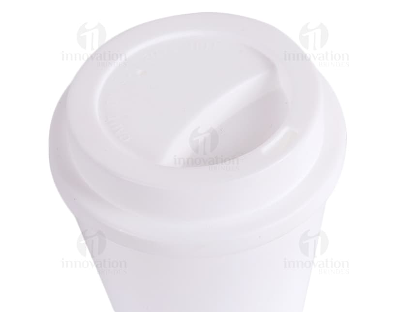 Kit de escritório 3 peças - Container, blank, isolated em plástico. Equipamentos de tecnologia para o seu negócio. Embalagem vazia para organização. Ideal para desktop, finanças e papelaria. Ilustração de alta qualidade. Adquira já o seu!