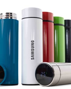 Garrafa Térmica 450ml - Mantenha suas bebidas quentes ou frias por horas com essa garrafa térmica de alta tecnologia. Feita de plástico resistente, é perfeita para viagens e atividades ao ar livre. Leve e portátil, é a solução ideal para quem busca praticidade e saúde. Nunca mais se preocupe com vazamentos, graças ao seu design clean e tecnológico. Adquira já a sua garrafa térmica e aproveite bebidas fresquinhas onde quer que esteja!??????????????????????????