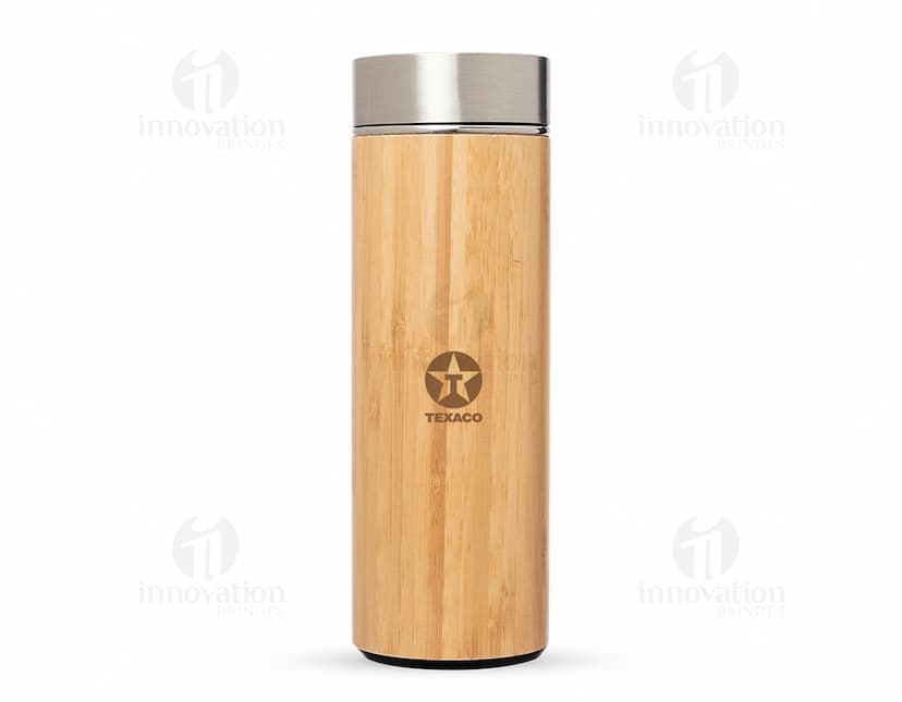 Garrafa térmica 400ml - Mantenha suas bebidas quentes ou geladas por mais tempo com esta garrafa térmica prática e eficiente. Fabricada com materiais de alta qualidade, seu design moderno e compacto a torna ideal para uso diário. Perfeita para levar para o trabalho, academia, viagens e muito mais. Tenha sempre sua bebida preferida na temperatura perfeita! Compre já a sua garrafa térmica 400ml e desfrute de praticidade e qualidade.