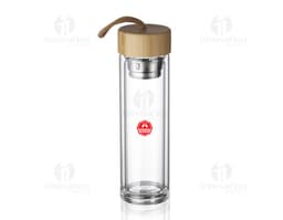 O Squeeze de Vidro 360ml é a escolha perfeita para quem preza pela elegância e qualidade na hora de se manter hidratado. Com
