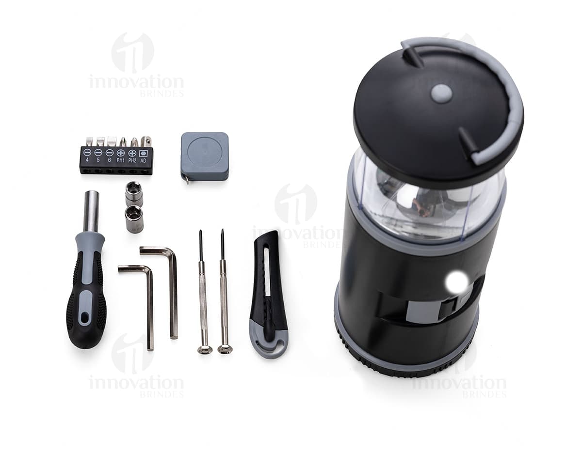 Kit de ferramentas com lanterna, perfeito para quem busca praticidade e eficiência. Este produto combina equipamentos de alta qualidade, como plástico resistente e alumínio durável, garantindo durabilidade e desempenho. Ideal para uso em casa, no trabalho ou em viagens. Adquira já o seu kit e tenha sempre as ferramentas necessárias ao alcance das suas mãos. Nunca fique na escuridão novamente, ilumine o caminho com a lanterna incluída. Aproveite!