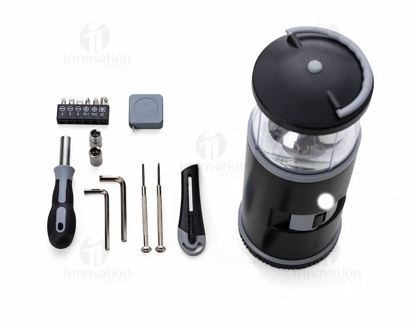 Kit de ferramentas com lanterna, perfeito para quem busca praticidade e eficiência. Este produto combina equipamentos de alta qualidade, como plástico resistente e alumínio durável, garantindo durabilidade e desempenho. Ideal para uso em casa, no trabalho ou em viagens. Adquira já o seu kit e tenha sempre as ferramentas necessárias ao alcance das suas mãos. Nunca fique na escuridão novamente, ilumine o caminho com a lanterna incluída. Aproveite!