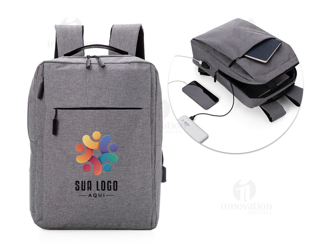 Mochila para notebook preta com design moderno e espaço para todos os seus dispositivos eletrônicos. Ideal para negócios e viagens, possui compartimentos para mouse, teclado, adaptadores e muito mais. Proteja seu equipamento com estilo e praticidade. Adquira já a sua!