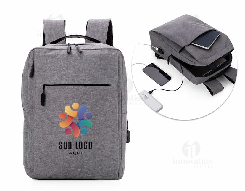 Mochila para notebook preta com design moderno e espaço para todos os seus dispositivos eletrônicos. Ideal para negócios e viagens, possui compartimentos para mouse, teclado, adaptadores e muito mais. Proteja seu equipamento com estilo e praticidade. Adquira já a sua!