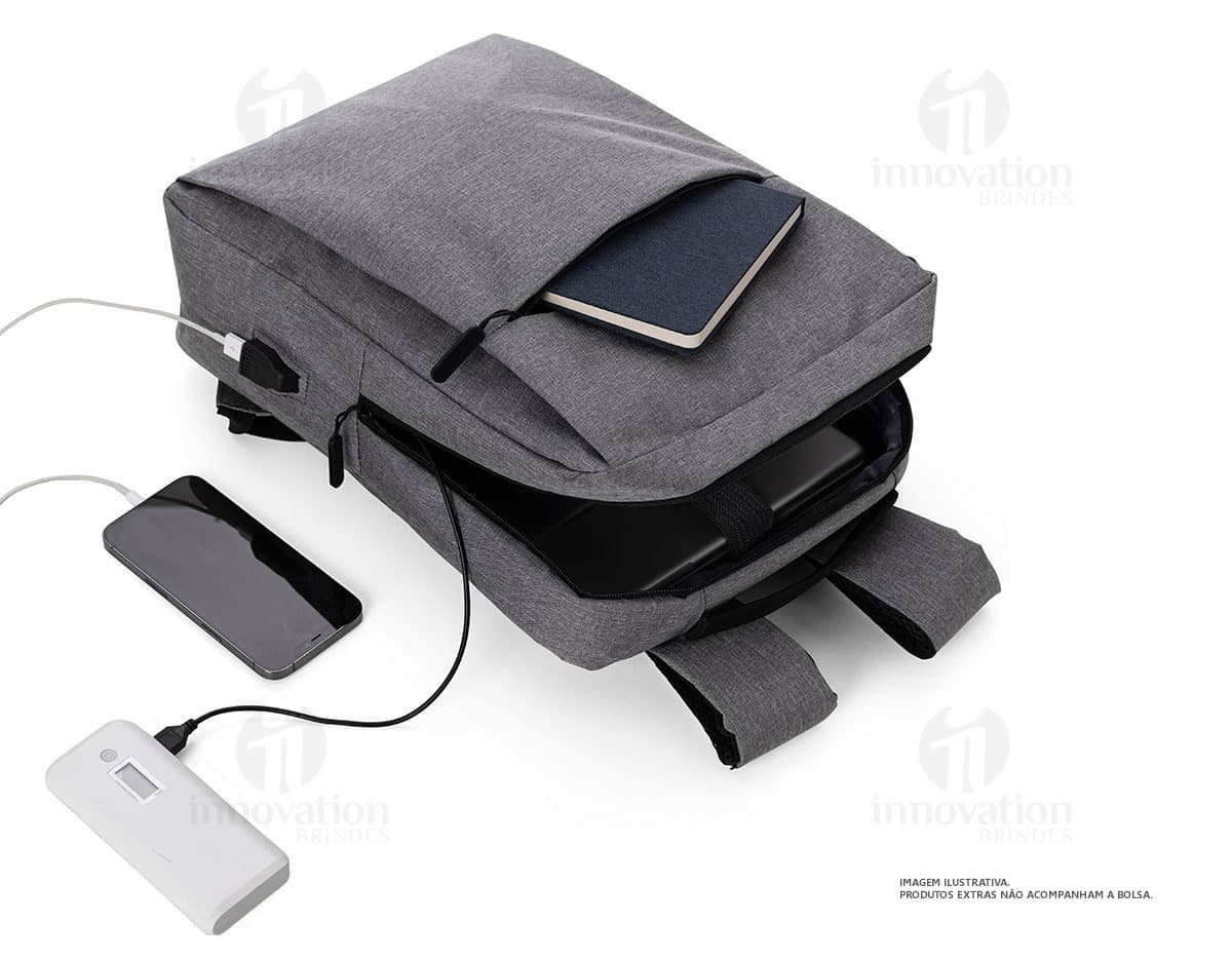 Mochila para Notebook – Transporte seu equipamento com segurança e estilo! Feita em couro moderno, essa mochila possui compartimentos especiais para seu laptop e acessórios. Ideal para negócios e uso diário. Adquira já a sua!