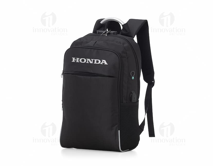 Mochila para notebook vintage em couro preto. Perfeita para profissionais de fotografia e negócios. Estilo clássico com espaço para equipamentos eletrônicos. Confortável e prática para viagens e trabalho. Garanta a sua já!