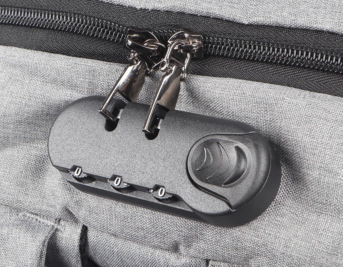 Mochila para Notebook Vintage em Couro - Ideal para viagens ou uso profissional, essa mochila é perfeita para transportar seu notebook com segurança e estilo clássico. Feita em couro retro e com compartimentos espaçosos, é o acessório ideal para profissionais e amantes da tecnologia. Adquira já a sua!