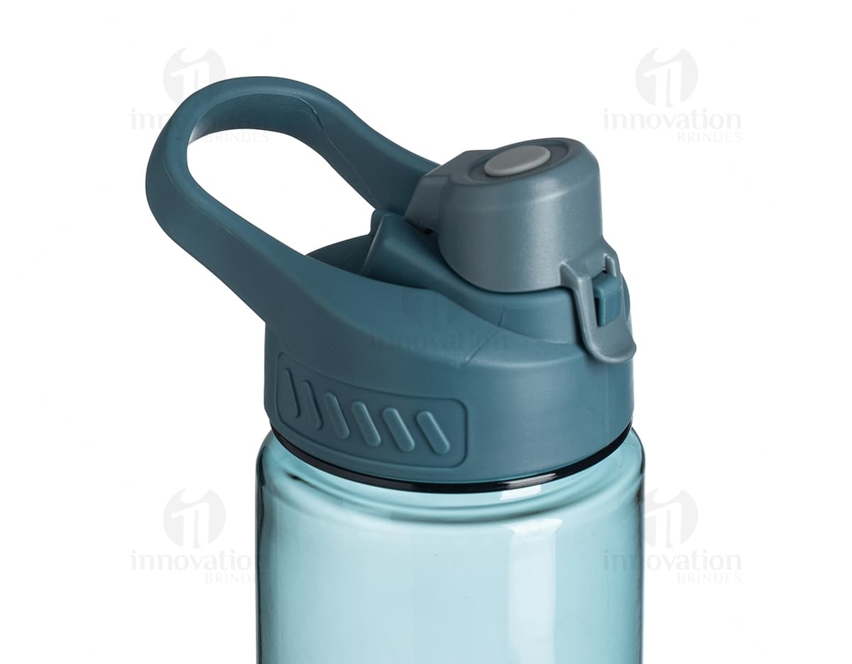 Squeeze Plástico 700ml - Garanta sua hidratação com estilo e praticidade. O design moderno e a capacidade de 700ml tornam