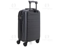 Mala de viagem pequena de nylon com rodas 360º em tom de preto. Ideal para quem busca praticidade e elegância durante suas