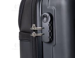Mala de viagem pequena de nylon com rodas 360º em tom de preto. Ideal para quem busca praticidade e elegância durante suas