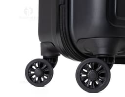 Mala de viagem pequena de nylon com rodas 360º em tom de preto. Ideal para quem busca praticidade e elegância durante suas