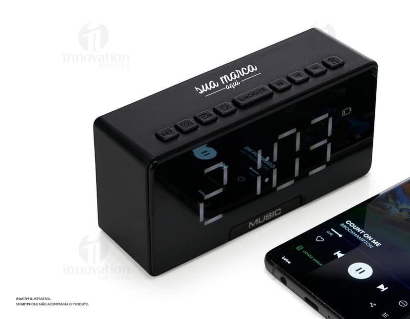 Caixa de Som com Relógio - Aparelho eletrônico moderno e prático para você curtir suas músicas com qualidade. Com design elegante em cor preta, perfeito para escritório, casa ou estúdio. Aproveite a tecnologia de armazenamento e amplificação de áudio em um único dispositivo. Adquira já o seu! #caixadesom #relogio #aparelhoeletronico