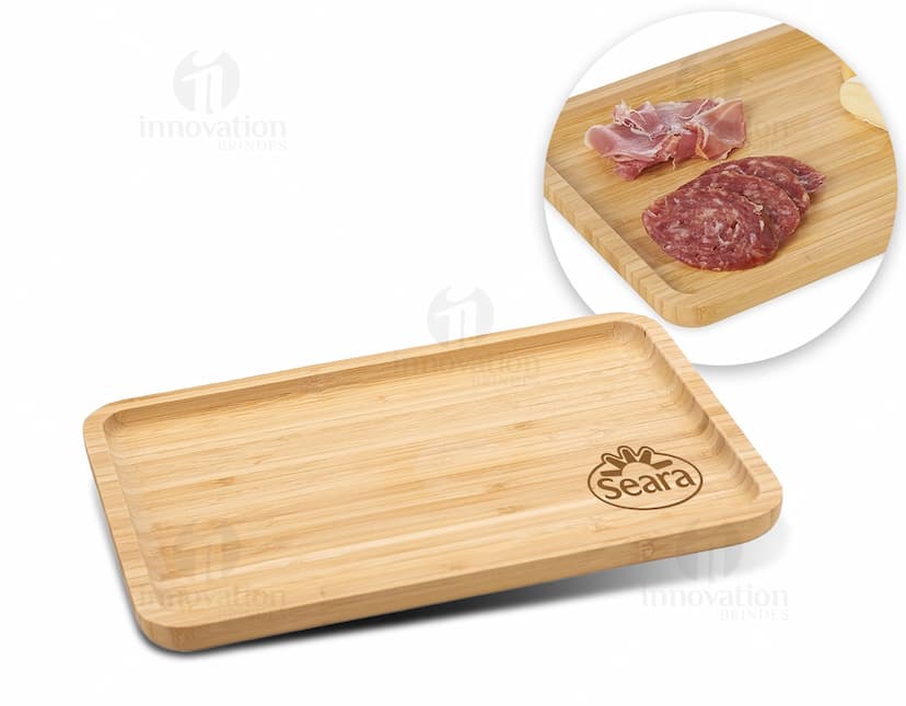 Petisqueira de bambu 30 x 20 - Ideal para servir seus petiscos de forma prática e elegante. Feita em bambu, traz um toque de rusticidade e sofisticação à sua mesa. Perfeita para momentos de descontração entre amigos e familiares. Adquira já a sua!