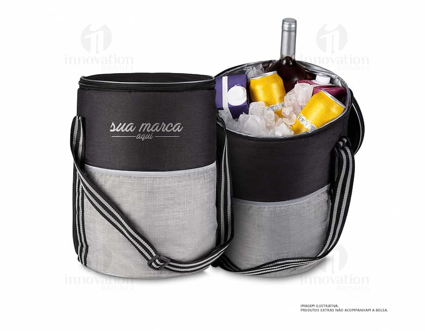 Bolsa térmica em couro sintético, perfeita para manter suas bebidas geladas por muito mais tempo. Ideal para viagens, praia, camping e picnic. Mantenha-se sempre fresco com essa bolsa térmica prática e elegante. Com alça resistente e compartimento amplo para armazenar suas bebidas. Não perca a oportunidade de adquirir a sua!