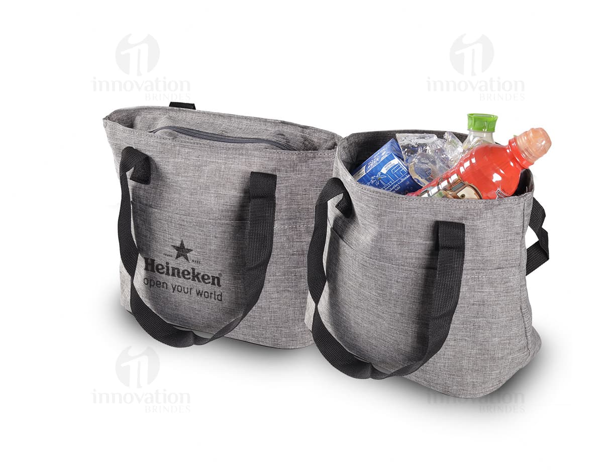 Bolsa Térmica de Luxo em Couro Marrom - Mantenha seus alimentos e bebidas frescos por mais tempo com elegância e segurança. Ideal para passeios, viagens e até mesmo para o trabalho. Adquira já a sua bolsa térmica de alta qualidade!