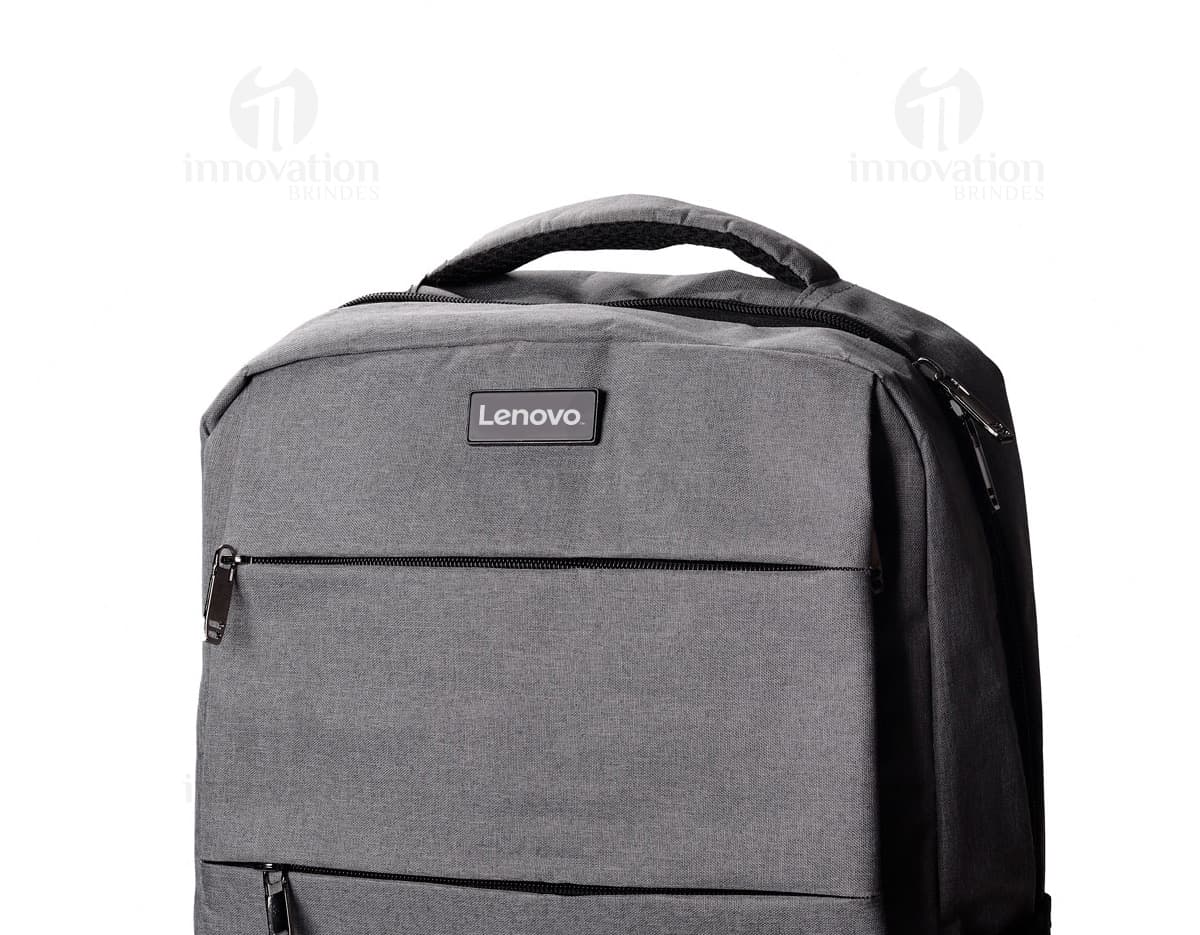 Mochila para notebook preta, moderna e compacta. Ideal para transportar seu equipamento eletrônico com segurança e estilo. Perfeita para viagens e trabalho. Adquira já a sua! #mochilaparanotebook #brindes #tecnologia #viagem