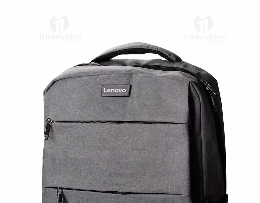 Mochila para notebook preta, moderna e compacta. Ideal para transportar seu equipamento eletrônico com segurança e estilo. Perfeita para viagens e trabalho. Adquira já a sua! #mochilaparanotebook #brindes #tecnologia #viagem